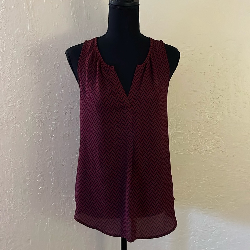 Candie's Burgundy Chevron‎ Sleeveless Blouse